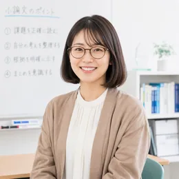 国語担当・小論文対策を担う森下彩乃講師